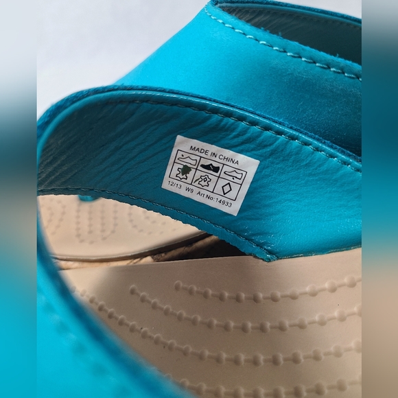 Crocs A-Leigh Cork Wedge Thong Flip Flop Sandals Size 9 womens Leather strap - Picture 5 of 6